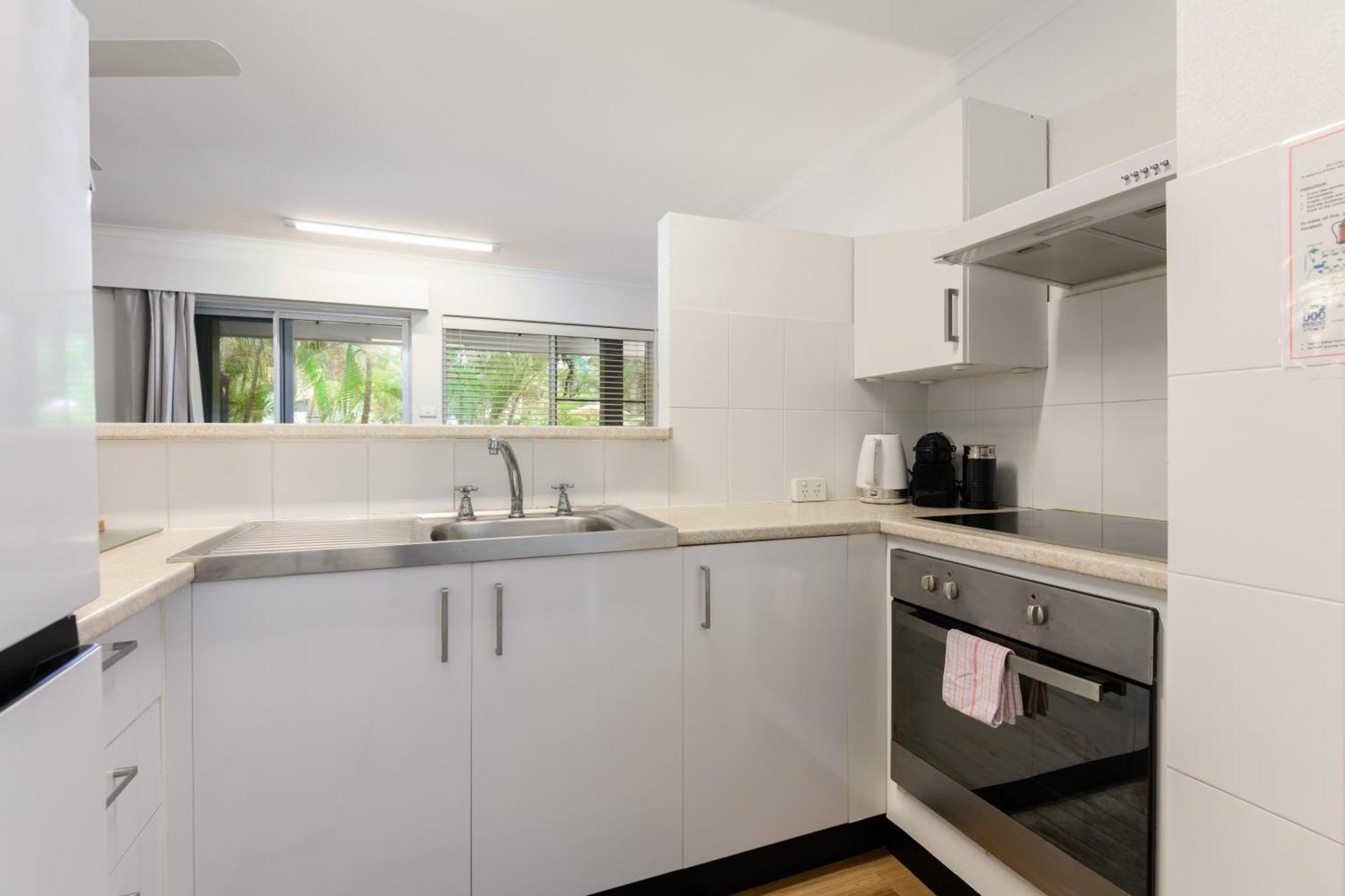 Lychee Tree Holiday Apartments Порт Дъглас Стая снимка